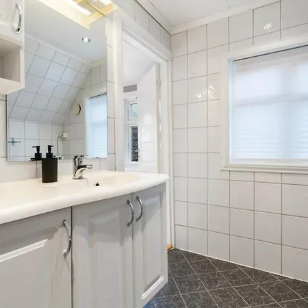 Vakantiehuis Dinbnb L 400m To Bryggen L Luxury L Bergenhouse L Fireplace Bergen