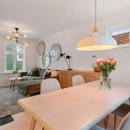 Dinbnb L 400m To Bryggen L Luxury L Bergenhouse L Fireplace בית נופש *