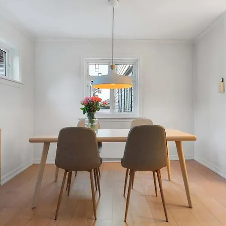 Dinbnb L 400m To Bryggen L Luxury L Bergenhouse L Fireplace בית נופש