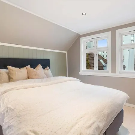 Holiday home Dinbnb L 400m To Bryggen L Luxury L Bergenhouse L Fireplace Bergen