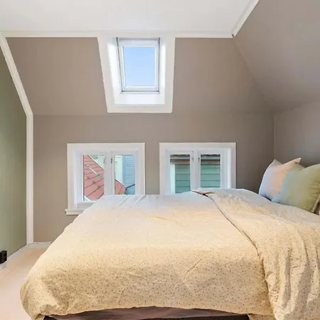 Dinbnb L 400m To Bryggen L Luxury L Bergenhouse L Fireplace ברגן