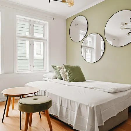 Dinbnb L 400m To Bryggen L Luxury L Bergenhouse L Fireplace Bergen