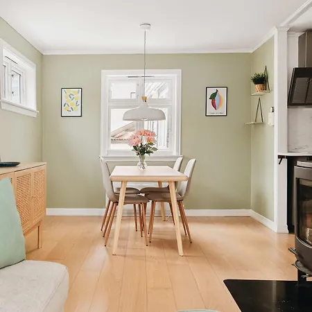 Dinbnb L 400m To Bryggen L Luxury L Bergenhouse L Fireplace Holiday home Bergen