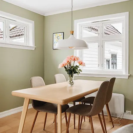 Dinbnb L 400m To Bryggen L Luxury L Bergenhouse L Fireplace בית נופש ברגן