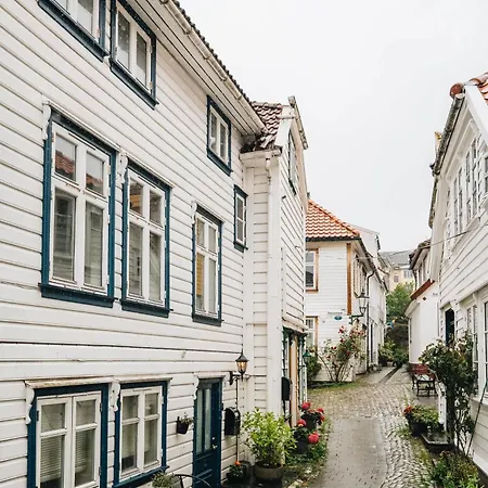 Dinbnb L 400m To Bryggen L Luxury L Bergenhouse L Fireplace Bergen